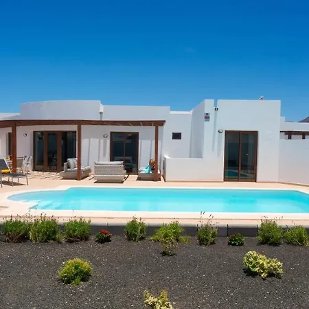 Luar -secluded, Sophisticated & Chic Villa Playa Blanca (Lanzarote)
